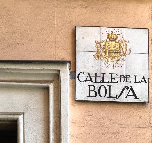 Madryt - ceramiczna tabliczka z nazwą ulicy