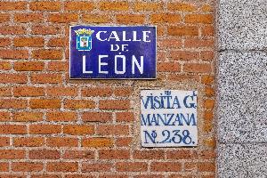 Madryt - oznaczenia nazw ulic