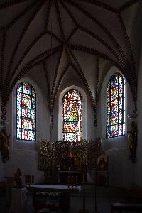 Kazimierz Biskupi - kościół - witraż