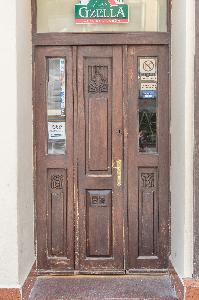 Toruń - Żeglarska 29 - drzwi