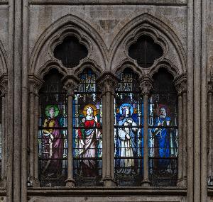 Paryż - kościół Saint-Severin - witraż w kondygnacji tryforium