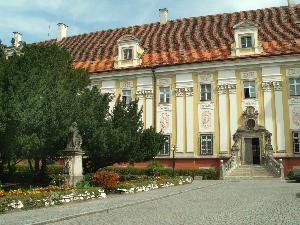 Trzebnica - klasztor cysterek