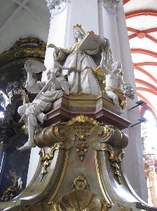 Trzebnica - kościół pw. św. Bartłomieja, rzeźba św. Elżbiety