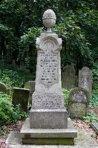 Warszawa - cmentarz żydowski - nagrobek Wilhelma Kohna