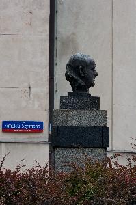 Warszawa - popiersie Leona Schillera