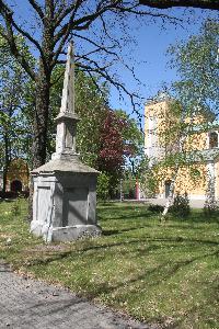 Trzemeszno - figura przykościelna