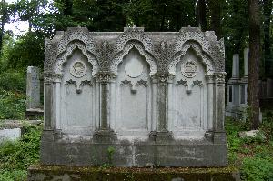 Warszawa - cmentarz żydowski - nagrobek Lewiego Lessera