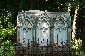 Warszawa - cmentarz żydowski - nagrobek Lewiego Lessera
