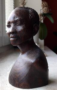 Kobieta afrykańska - figurka drewniana