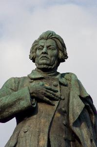Warszawa - pomnik Adama Mickiewicza