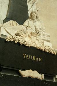 Paryż - pomnik Vaubana w kościele Inwalidów