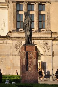 Warszawa - pomnik Wojciecha Bogusławskiego