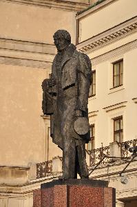 Warszawa - pomnik Wojciecha Bogusławskiego