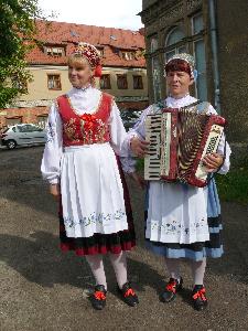 Siostry Zośki - kaszubskie stroje