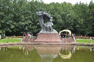 Warszawa - pomnik Fryderyka Chopina