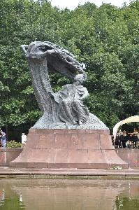 Warszawa - pomnik Fryderyka Chopina