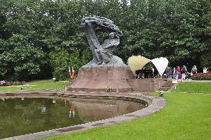 Warszawa - pomnik Fryderyka Chopina
