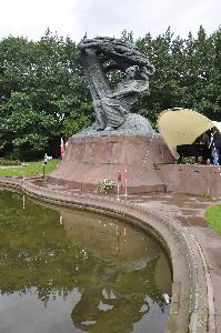 Warszawa - pomnik Fryderyka Chopina