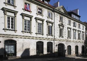 Warszawa - kamienica na ul. Mostowej