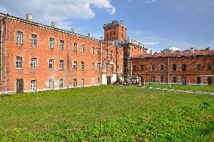 Twierdza Modlin - koszary obronne