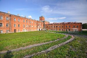 Twierdza Modlin - koszary obronne