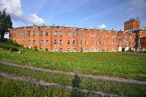 Twierdza Modlin - koszary obronne