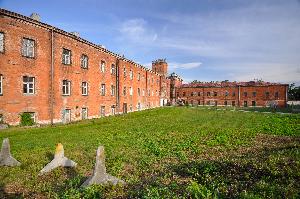 Twierdza Modlin - koszary obronne