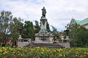 Warszawa - pomnik Adama Mickiewicza