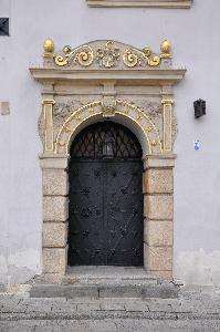 Warszawa - portal kamienicy "Pod św. Anną"