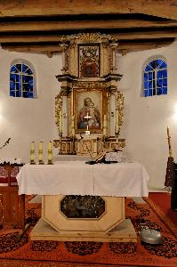 Trzmielów - Kościół MB Różańcowej - ołtarz główny