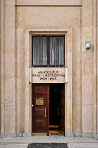 Warszawa - d. Gmach Ministerstwa Wyznań Religijnych i Oświecenia Publicznego