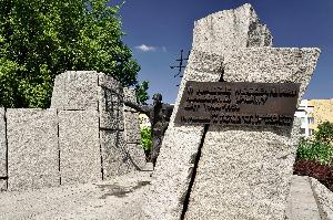 Warszawa - pomnik przy ul. Namysłowskiej