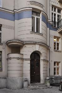 Warszawa - oficyna kamienicy przy ul. Krakowskie Przedmieście 16/18