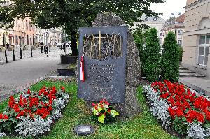 Warszawa - pomnik Katyński