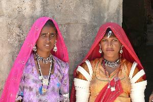 Hinduskie kobiety w tradycyjnych strojach