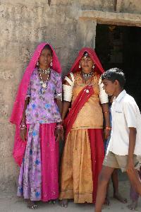Hinduskie kobiety w tradycyjnych strojach