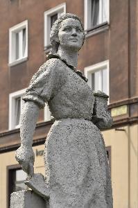 Tychy - rzeźba murarki