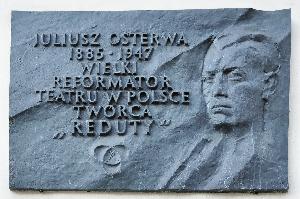 Warszawa - tablica pamiątkowa poświęcona Juliuszowi Osterwie