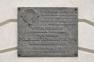 Warszawa - tablica pamiątkowa Polskiego Towarzystwa Krajoznawczego