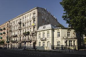 Warszawa - kamienice w Al. Ujazdowskich