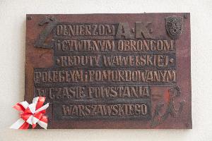 Warszawa - tablica pamiątkowa żołnierzy AK