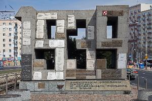 Warszawa - pomnik Barykada Września