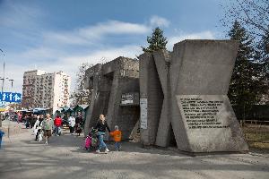 Warszawa - pomnik Barykada Września