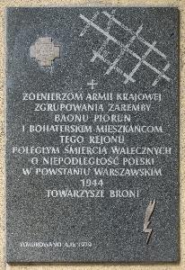 Warszawa - tablica pamiątkowa żołnierzy Armii Krajowej