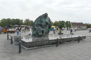 Częstochowa - pomnik kard. Stefana Wyszyńskiego
