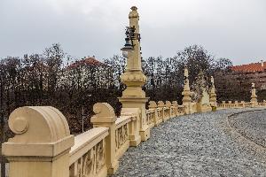 Warszawa - wiadukt na ul. Karowej