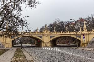 Warszawa - wiadukt na ul. Karowej