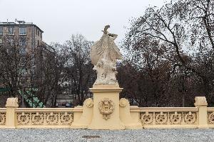 Warszawa - wiadukt na ul. Karowej