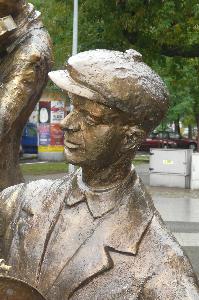 Warszawa - pomnik praskiej kapeli podwórkowej