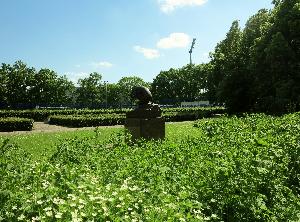 Warszawa - rzeźba Macierzyństwo